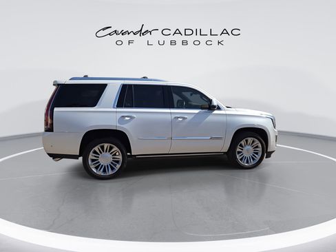 Used 2017 Cadillac Escalade Platinum AWD/4WD image 9