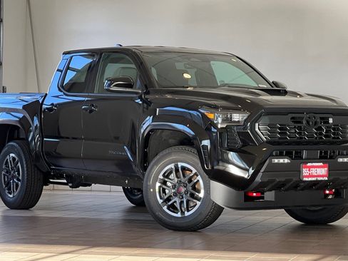 Used 2026 Toyota Tacoma TRD Sport AWD/4WD image 3