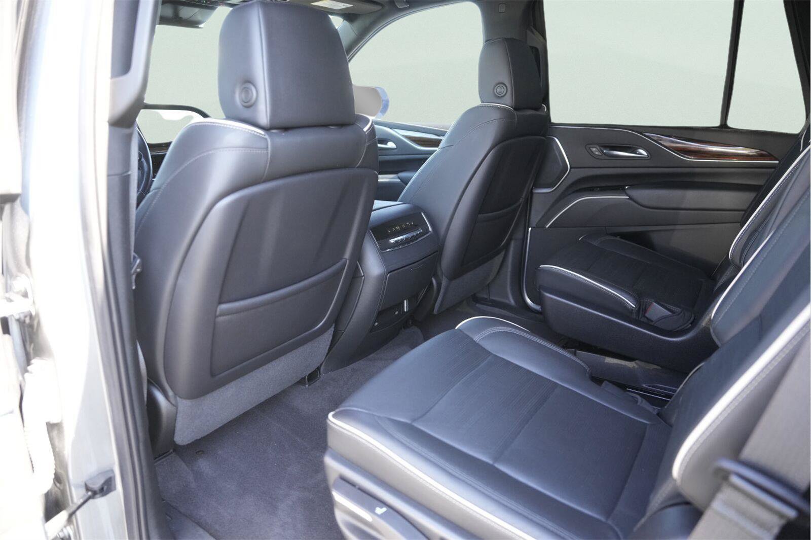 Used 2022 Cadillac Escalade Premium Luxury w/ Performance Package RWD image 12