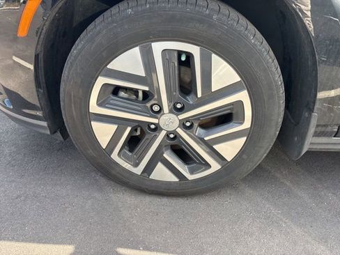 Used 2023 Hyundai Kona Limited image 4