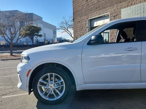 Used 2023 Dodge Durango GT image 10