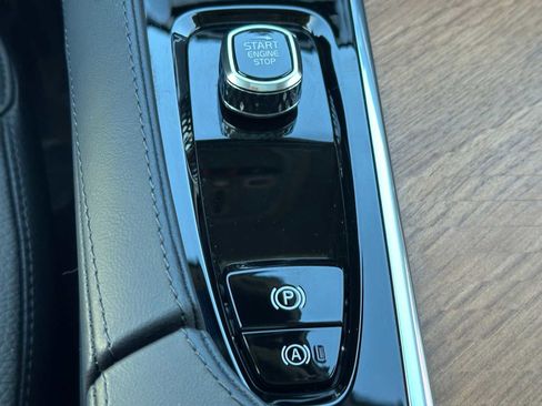 Used 2025 Volvo XC90 B5 Plus w/ Protection Package Premier image 32