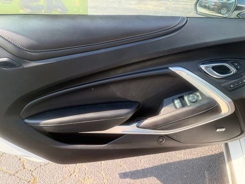 Used 2019 Chevrolet Camaro SS w/ Black Appearance Package RWD image 12
