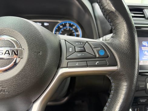 Used 2018 Nissan Leaf SV w/ SV Technology Package FWD image 32