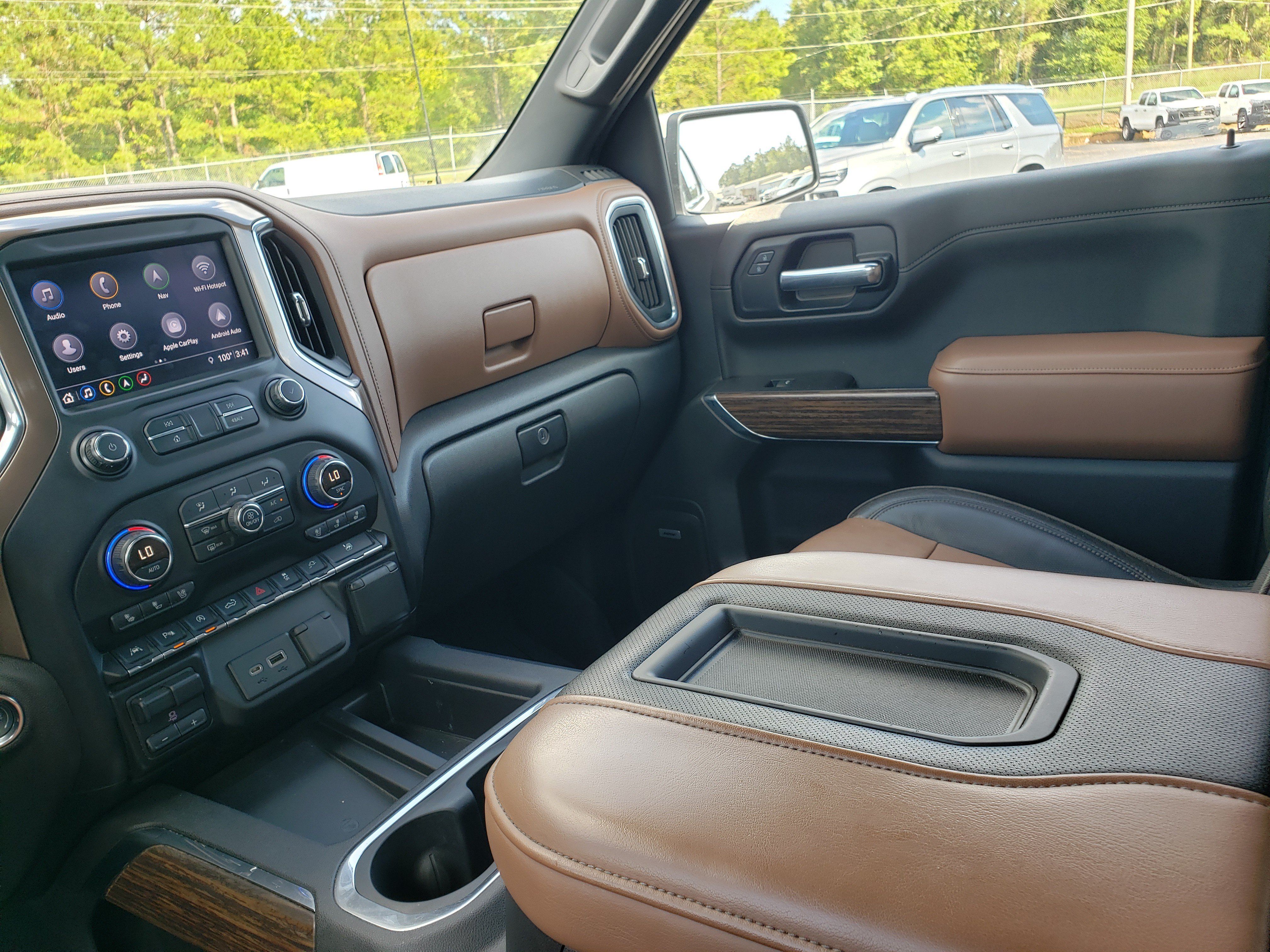 Used 2019 Chevrolet Silverado 1500 High Country w/ Technology Package AWD/4WD image 19