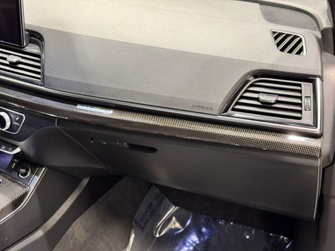 Used 2022 Audi SQ5 Premium image 28