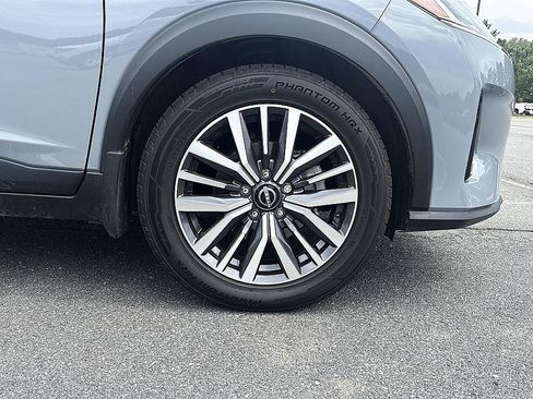 Certified 2024 Nissan Kicks SV FWD image 11