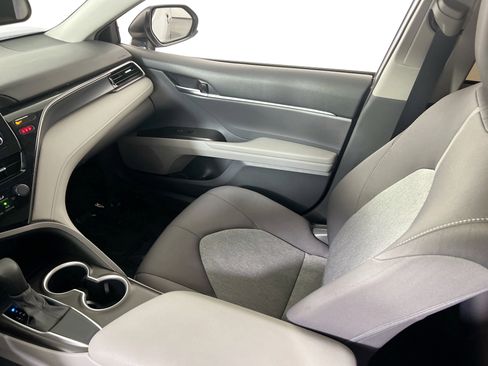 Used 2021 Toyota Camry LE FWD image 21