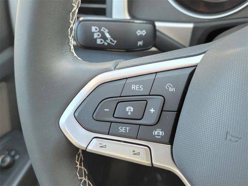 Used 2021 Volkswagen Atlas SE image 23