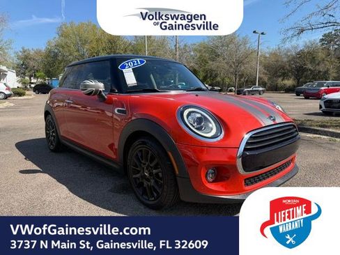 Used 2021 MINI Cooper 2-Door Hardtop image 1