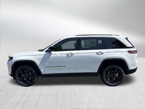 New 2026 Jeep Grand Cherokee Limited w/ Limited Altitude Package AWD/4WD image 8