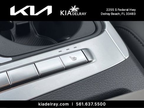 New 2026 Kia Carnival EX FWD image 24