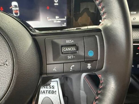 Used 2025 Nissan Kicks SR AWD/4WD image 24