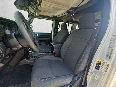 Used 2024 Jeep Wrangler Unlimited AWD/4WD image 15