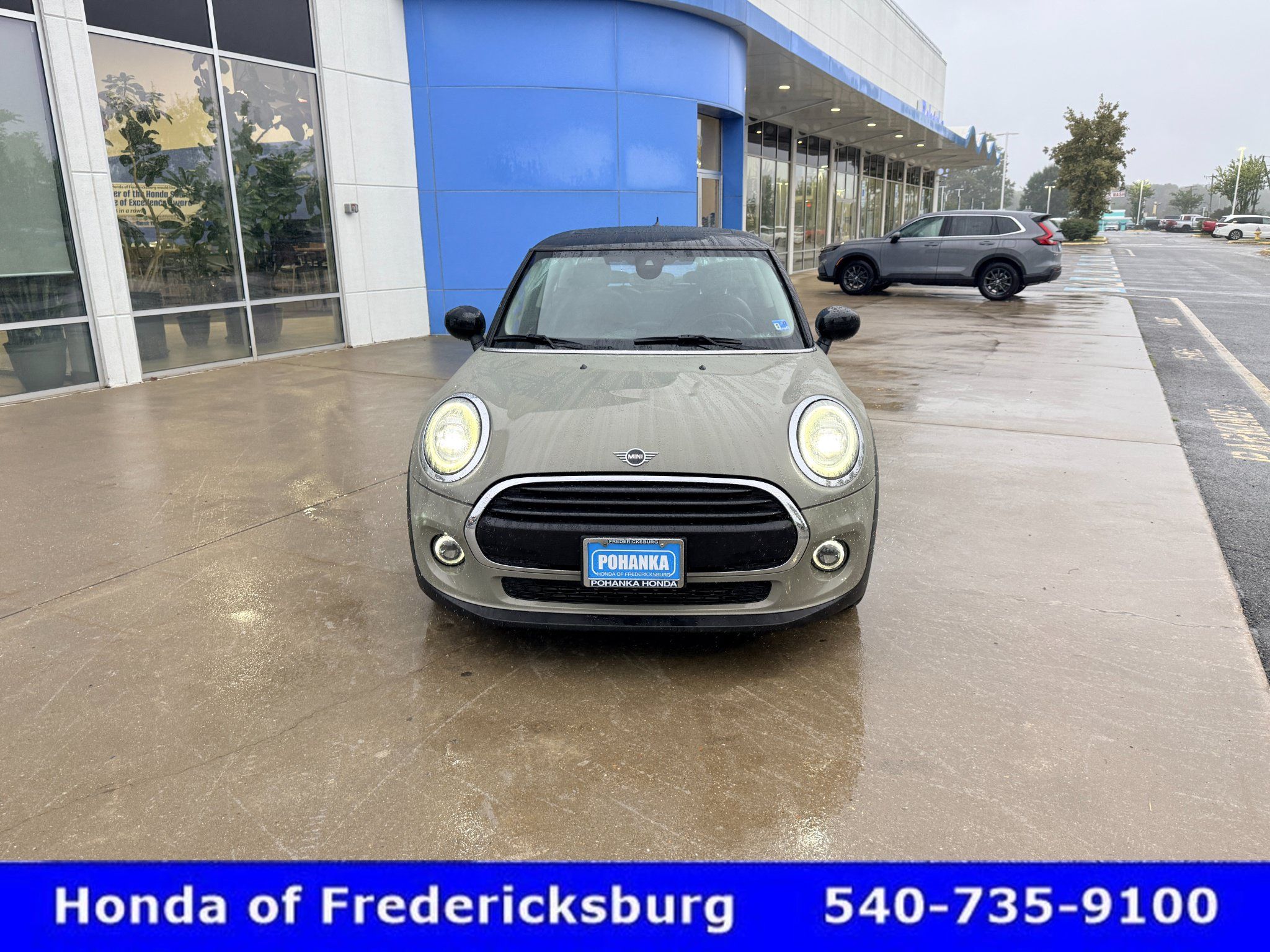 Used 2021 MINI Cooper 2-Door Hardtop FWD image 9