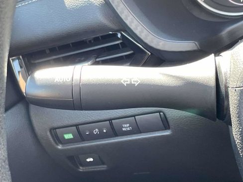 Used 2024 Nissan Sentra SV FWD image 31