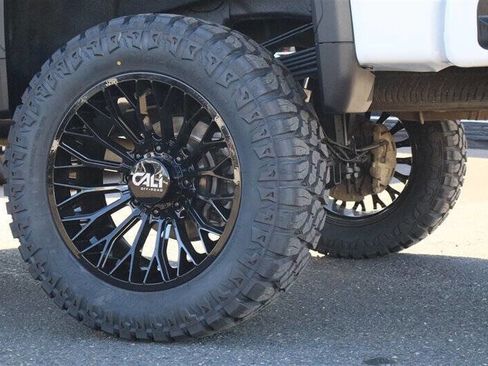 Used 2022 GMC Sierra 3500 Denali AWD/4WD image 39