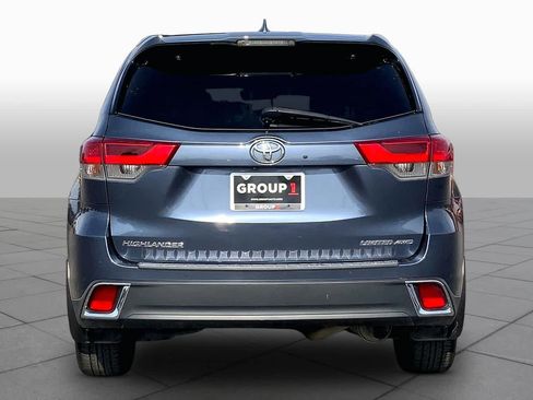 Used 2018 Toyota Highlander Limited Platinum AWD/4WD image 5