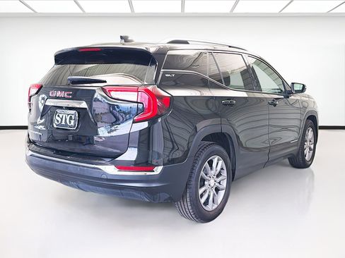 Used 2024 GMC Terrain SLT image 4
