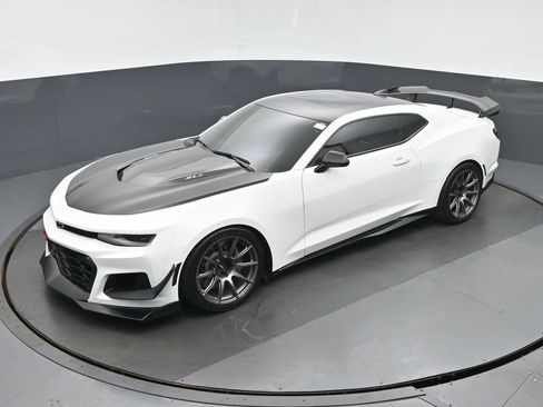 Used 2019 Chevrolet Camaro ZL1 RWD image 31