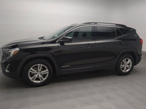Used 2018 GMC Terrain SLE w/ Driver Convenience Package FWD image 2
