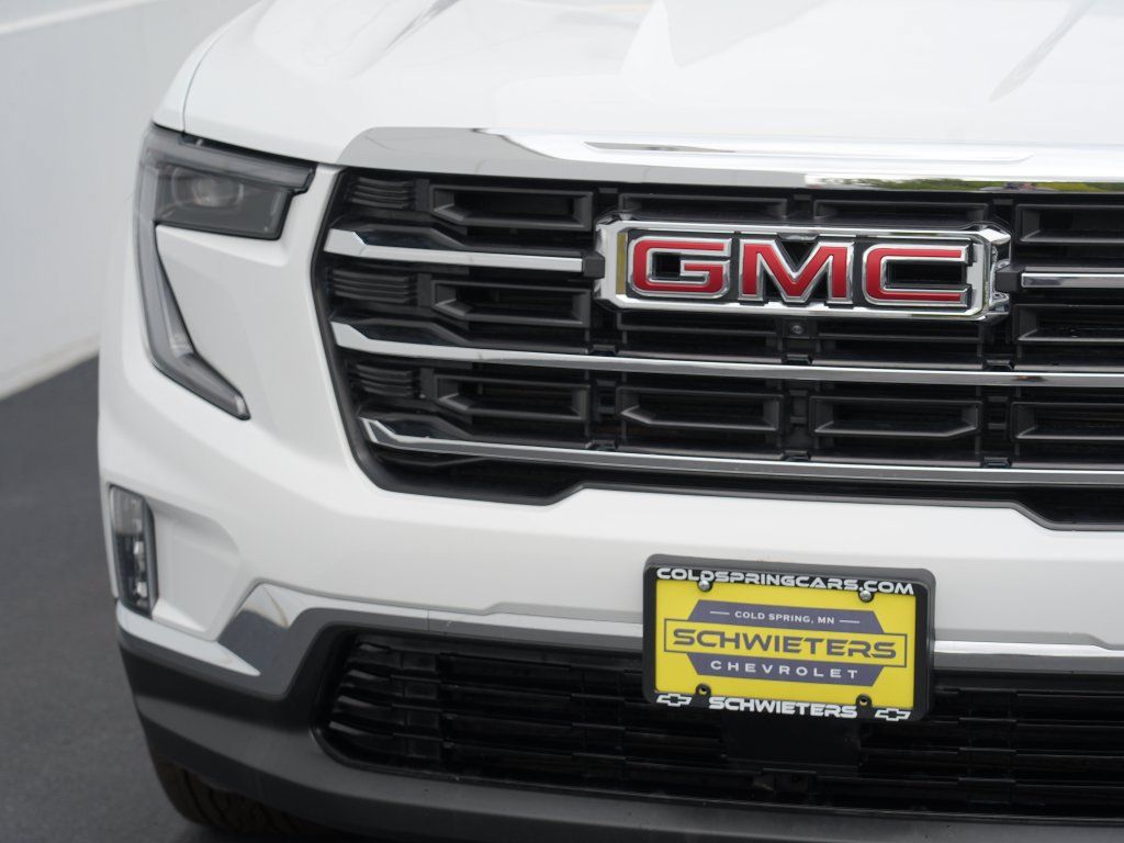 Certified 2026 GMC Acadia Elevation w/ Elevation Premium Package AWD/4WD image 9