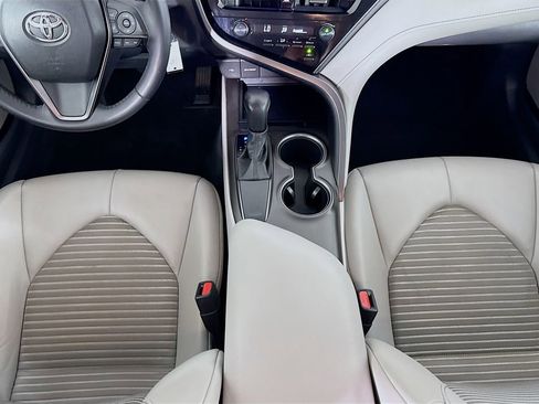 Used 2021 Toyota Camry SE w/ Carpet Mat Package (TMS) image 16