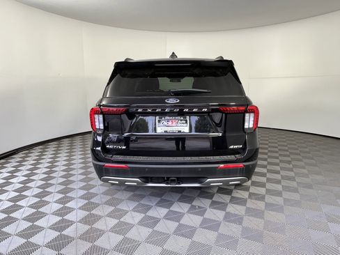 Used 2025 Ford Explorer Active w/ Active Comfort Package image 4