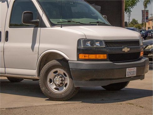 Used 2021 Chevrolet Express 2500 w/ Communications Package RWD image 6