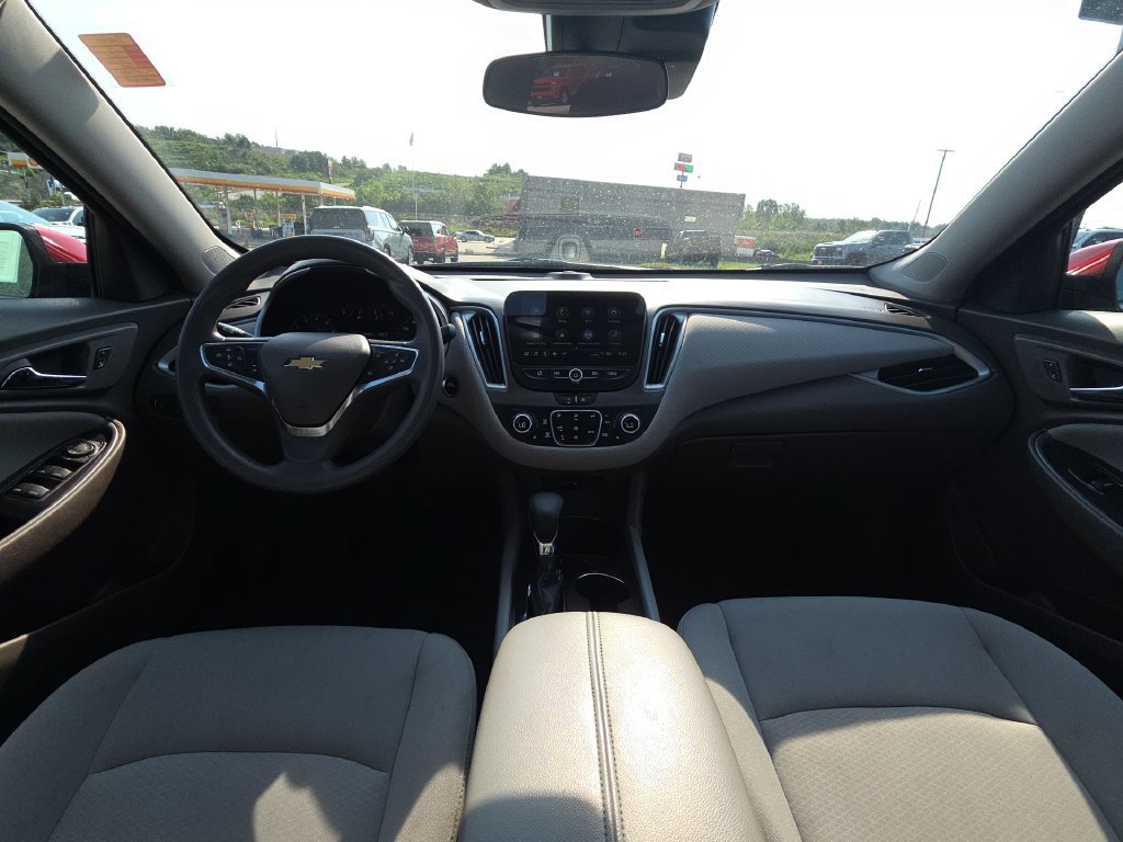 Used 2025 Chevrolet Malibu LT FWD image 29