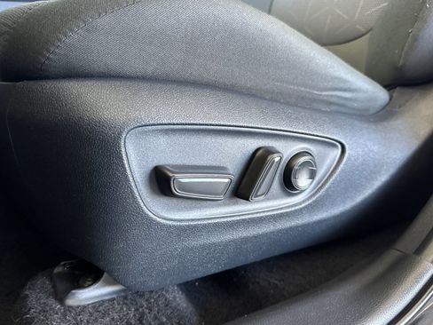 Used 2025 Toyota RAV4 XLE AWD/4WD image 14