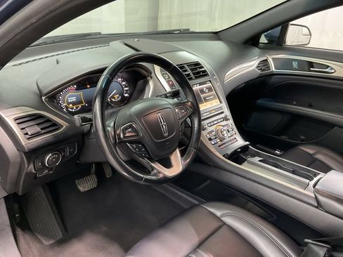 Used 2018 Lincoln MKZ Premiere FWD image 17