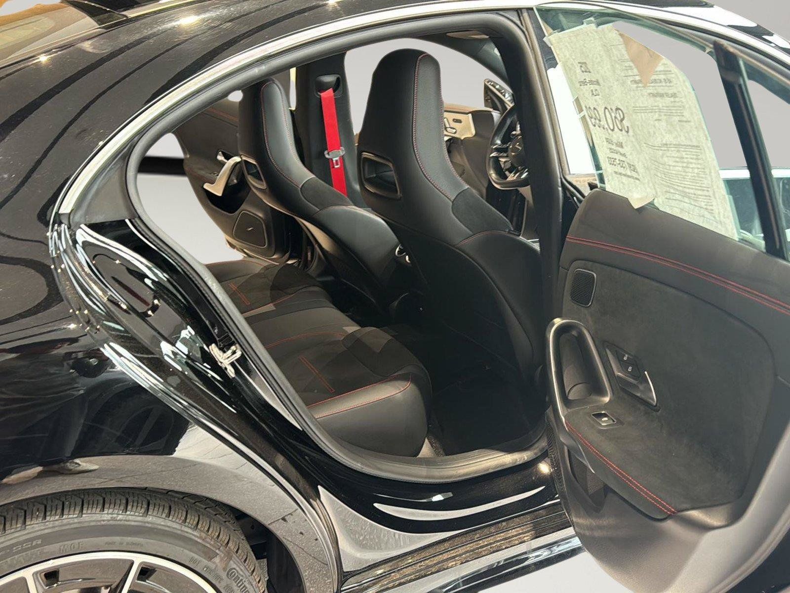 Used 2025 Mercedes-Benz CLA 35 AMG 4MATIC image 11