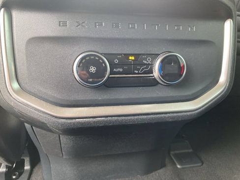 Used 2025 Ford Expedition Active AWD/4WD image 27