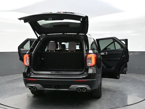 Used 2020 Ford Explorer Platinum w/ Premium Technology Package AWD/4WD image 46