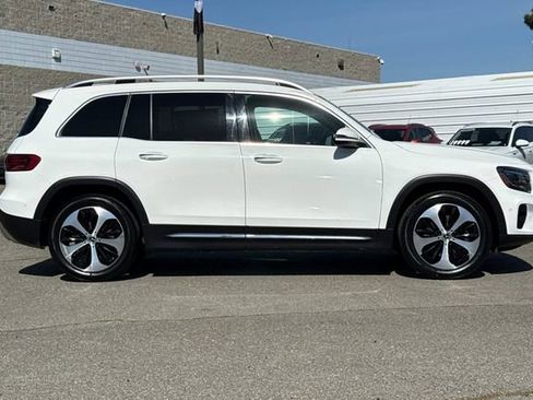 Used 2024 Mercedes-Benz GLB 250 image 3