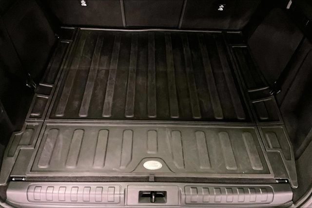 Certified 2025 Land Rover Discovery Dynamic SE AWD/4WD image 33