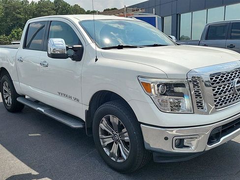 Used 2018 Nissan Titan SL w/ Chrome Package AWD/4WD image 2