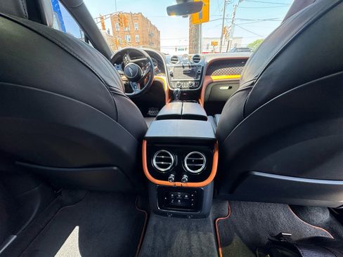 Used 2020 Bentley Bentayga Design Series image 20