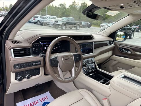 Used 2021 GMC Yukon Denali w/ Denali Premium Package AWD/4WD image 10