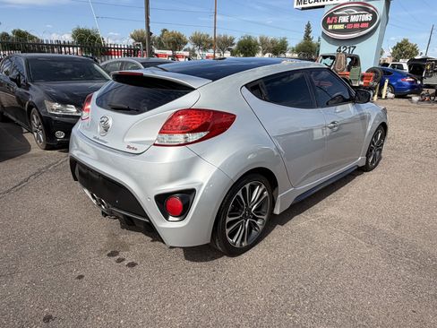 Used 2016 Hyundai Veloster Turbo w/ Option Group 04 FWD image 4