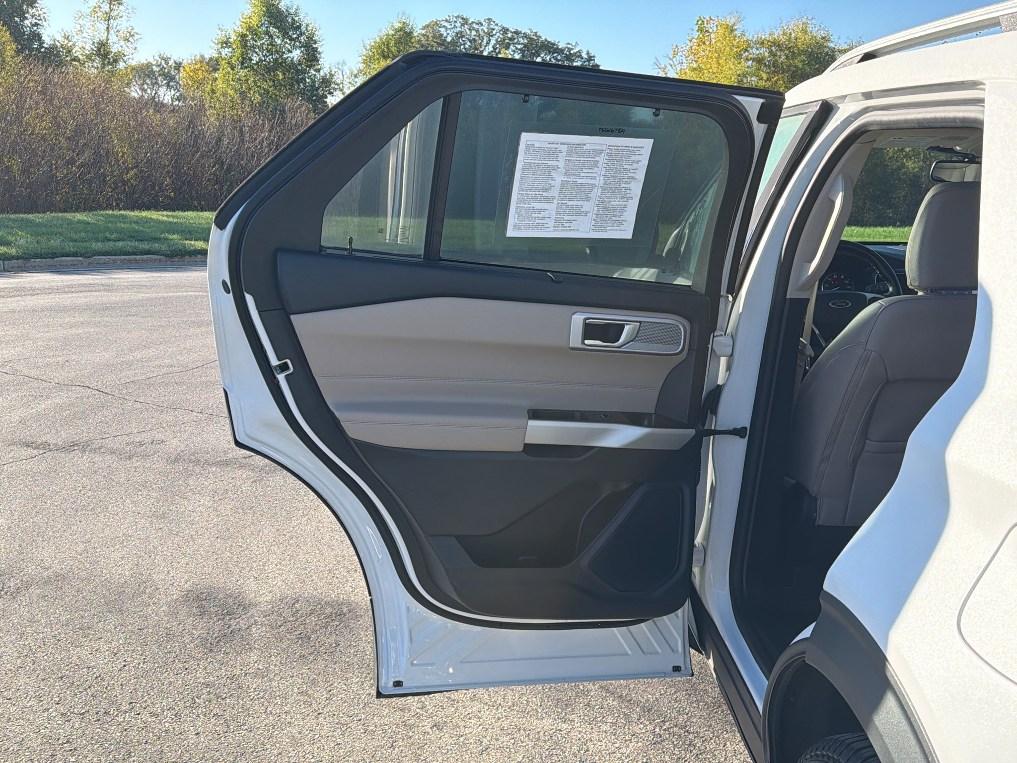 Used 2022 Ford Explorer Limited AWD/4WD image 33