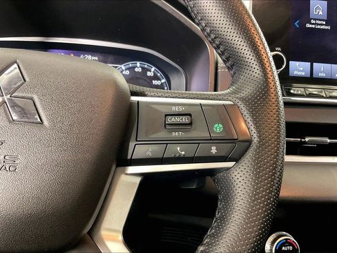 Used 2024 Mitsubishi Outlander SE FWD image 29