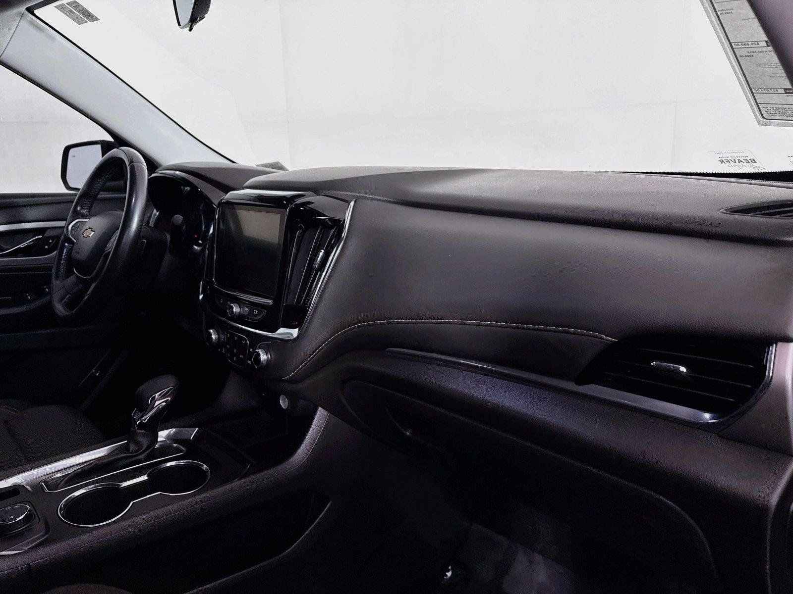 Used 2021 Chevrolet Traverse LT FWD image 40