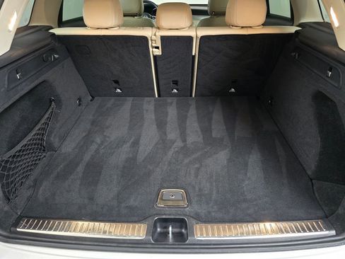 Used 2022 Mercedes-Benz GLC 300 4MATIC w/ Premium Package Lite image 11