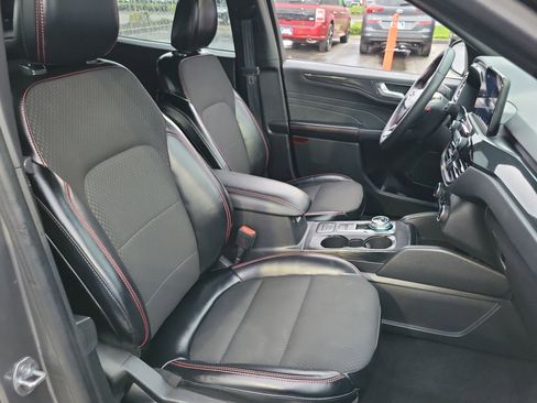 Used 2024 Ford Escape ST-Line w/ Cold Weather Package image 21