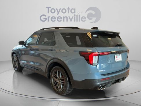 Used 2025 Ford Explorer ST AWD/4WD image 4