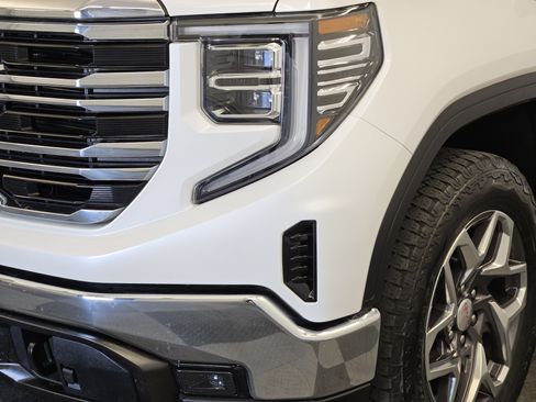 Used 2022 GMC Sierra 1500 SLT image 8