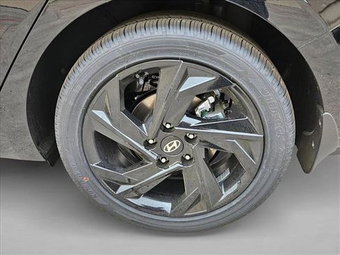 New 2026 Hyundai Elantra SEL Sport FWD image 10