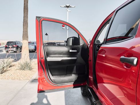 Used 2019 Toyota Tundra SR5 w/ SR5 Upgrade Package AWD/4WD image 17